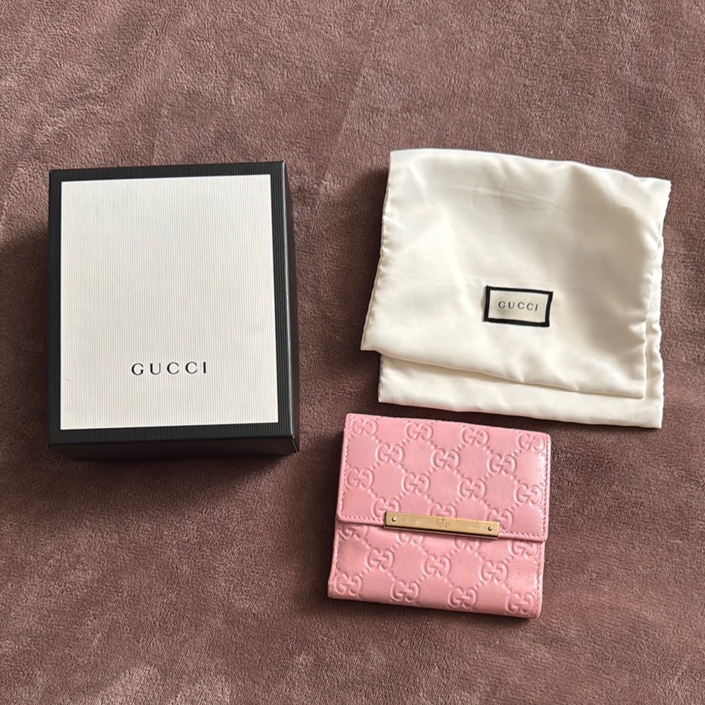 Authentic Gucci Pink Wallet with Box